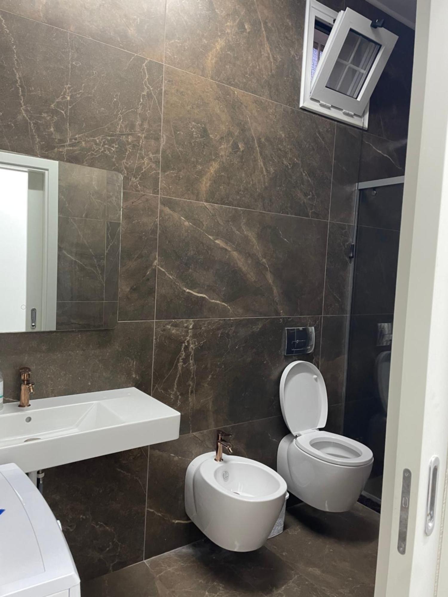 Gold Apartament Vlorë Exterior foto